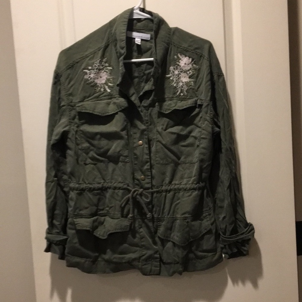 Fourteenth Place women Embroidered Utility Cargo Jacket snaps size M army green